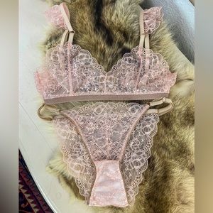 Pink French lace romantic lingerie set Valentine’s Day